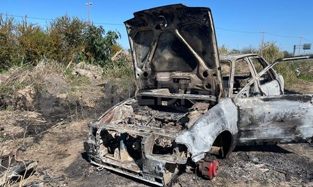 Encontraron el auto robado al hincha de Colón completamente quemado. Encontraron el auto robado al hincha de Colón completamente quemado.