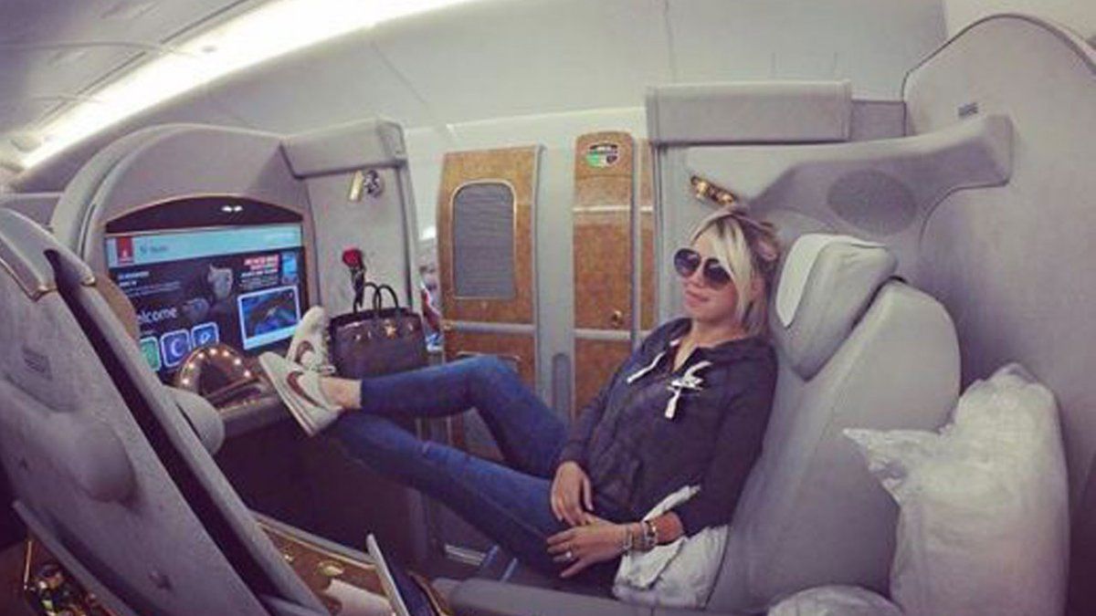 Las fotos del avión privado de Wanda Nara: caviar
