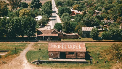 Escapada a un pueblo de Buenos Aires donde la vida es tranquila y se disfruta con una picada