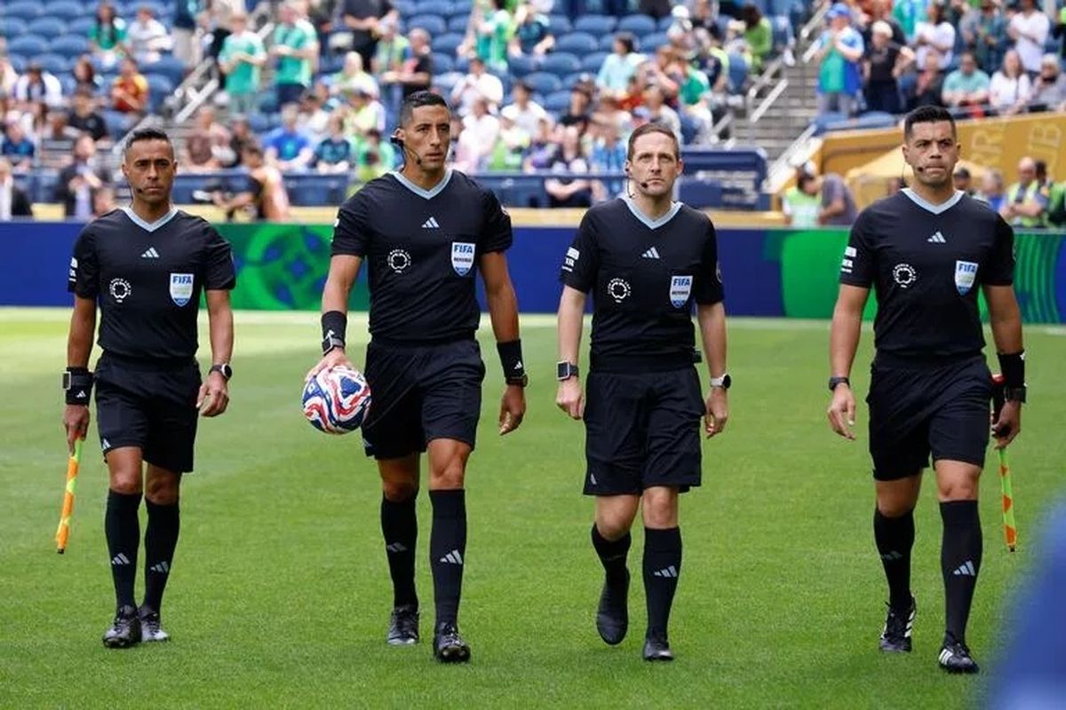 Yael Falcón Pérez y su terna arbitral irá al Mundial 2026. Yael Falcón Pérez y su terna arbitral irá al Mundial 2026.