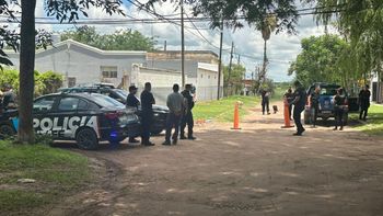 Conmoción en barrio San Pantaleón: investigan el hallazgo de restos óseos en la vía pública