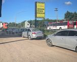 Largas filas para realizar la Revisión técnica vehicular tras el anuncio del aumento del 60%. Largas filas para realizar la Revisión técnica vehicular tras el anuncio del aumento del 60%.