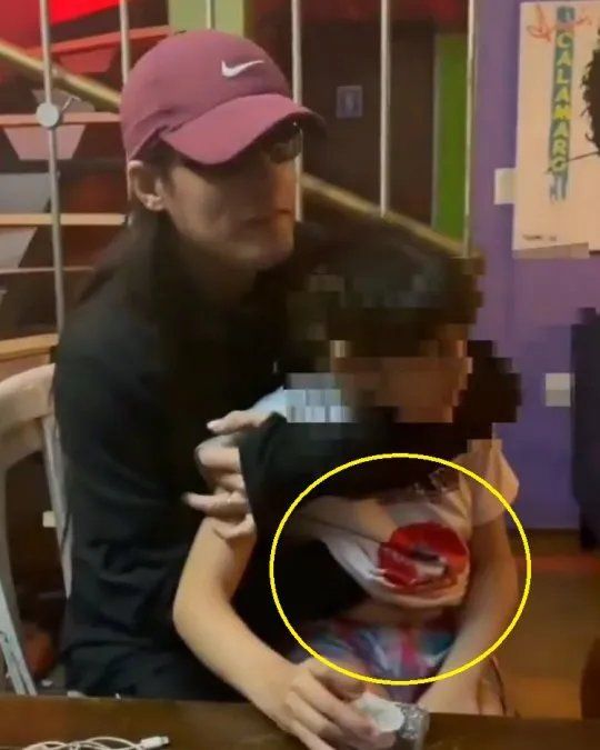 Acusan al cantante de