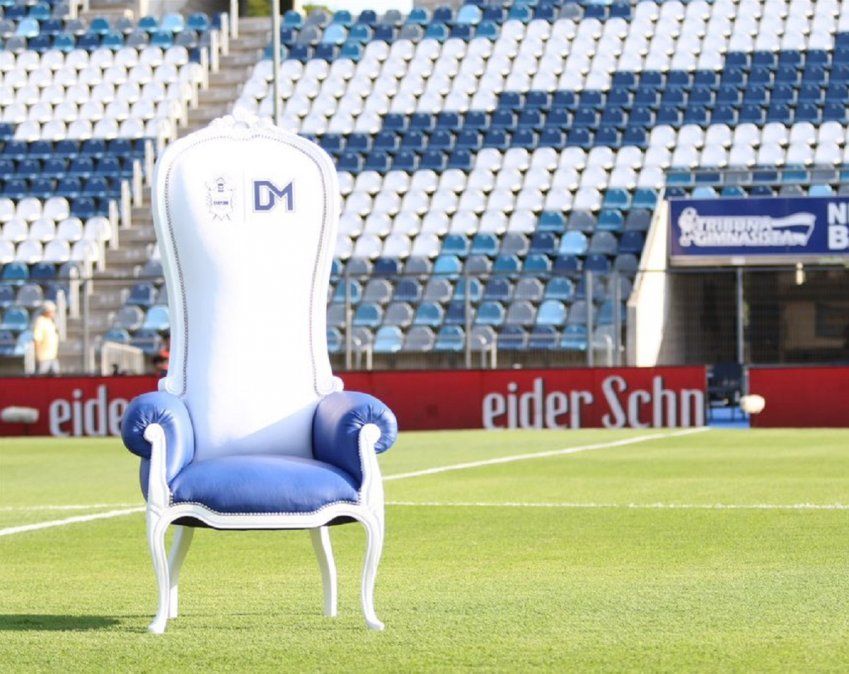 Fanáticos ofrecen hasta $1.000.000 para comprar el sillón de Maradona