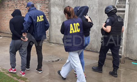 El hombre fue imputado como autor de dos robos mientras que a la mujer le atribuyeron la coautoría de un sólo hecho El hombre fue imputado como autor de dos robos mientras que a la mujer le atribuyeron la coautoría de un sólo hecho