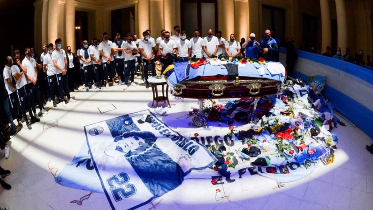 Maradona asumió en Gimnasia y Esgrima de La Plata como entrenador el pasado 8 de septiembre y lo salvó del descenso tras la cancelación de la temporada por el coronavirus.