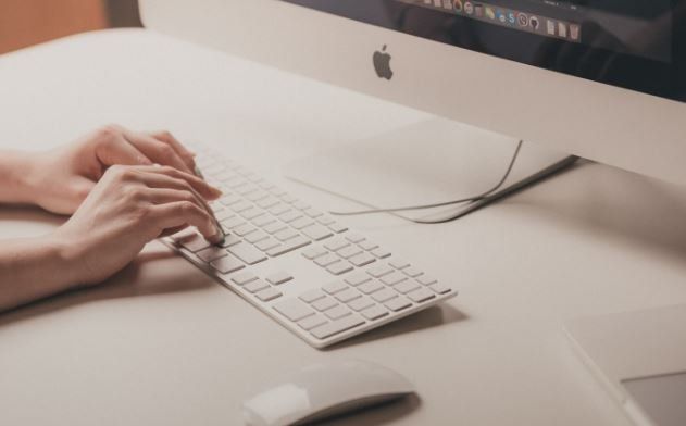 Se reencontró con su hija desaparecida luego de hallar videos en Pornhub