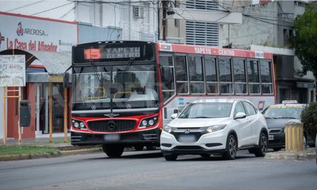 El gobernador Maximiliano Pullaro admitió que fue basado en información incorrecta el reclamo por una supuesta nueva partida de subsidios para los colectivos del Amba. El gobernador Maximiliano Pullaro admitió que fue basado en información incorrecta el reclamo por una supuesta nueva partida de subsidios para los colectivos del Amba.