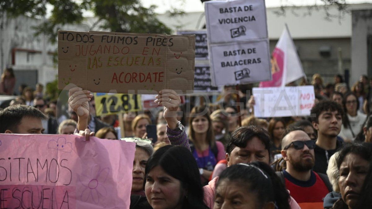 Los docentes nucleados en Amsafé Rosario pararon este miércoles a raíz de las balaceras a instituciones educativas del departamento﻿.