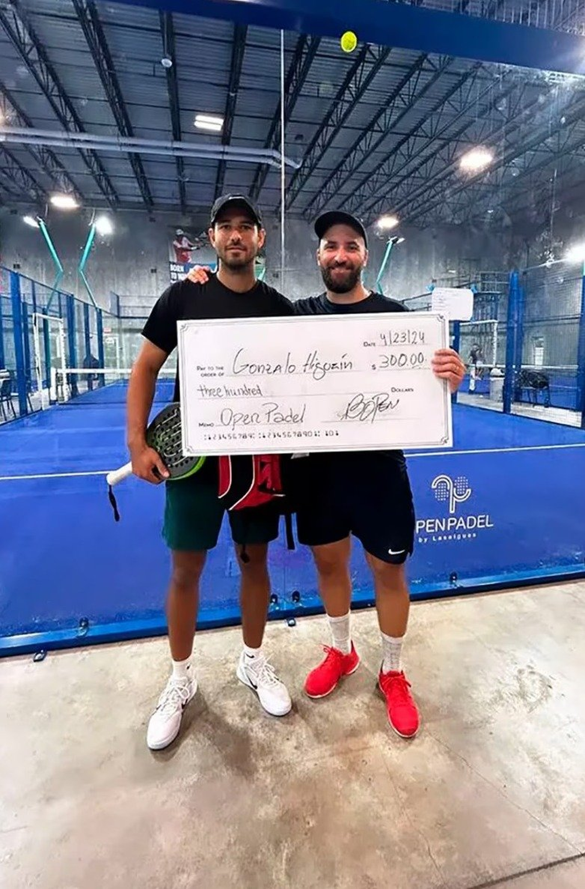Gonzalo Higuaín se consagró campeón en un torneo de pádel en Miami. Gonzalo Higuaín se consagró campeón en un torneo de pádel en Miami.