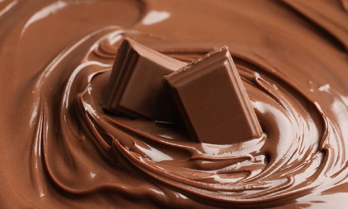 Cómo hacer galletas cubiertas de chocolate con relleno de bombón