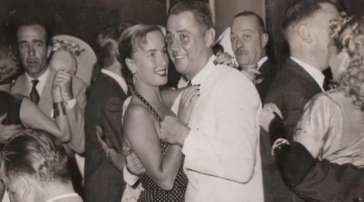 Mirtha Legrand y Daniel Tinayre estaban enamorados, pero los rumores aseguran que ella tuvo amantes. Mirtha Legrand y Daniel Tinayre estaban enamorados, pero los rumores aseguran que ella tuvo amantes.