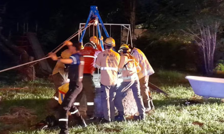 La niña, de cuatro años, había caído al pozo mientras jugaba en una casa en Cosquín. La niña, de cuatro años, había caído al pozo mientras jugaba en una casa en Cosquín.