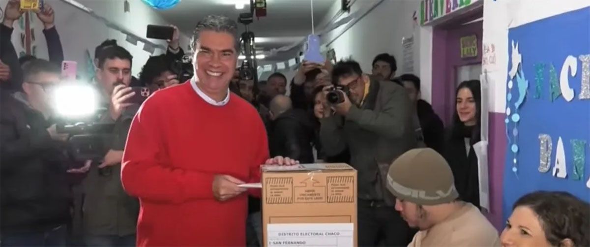 Los padres de César Sena integran una lista colectora a la candidatura de Jorge Capitanich. Los padres de César Sena integran una lista colectora a la candidatura de Jorge Capitanich.