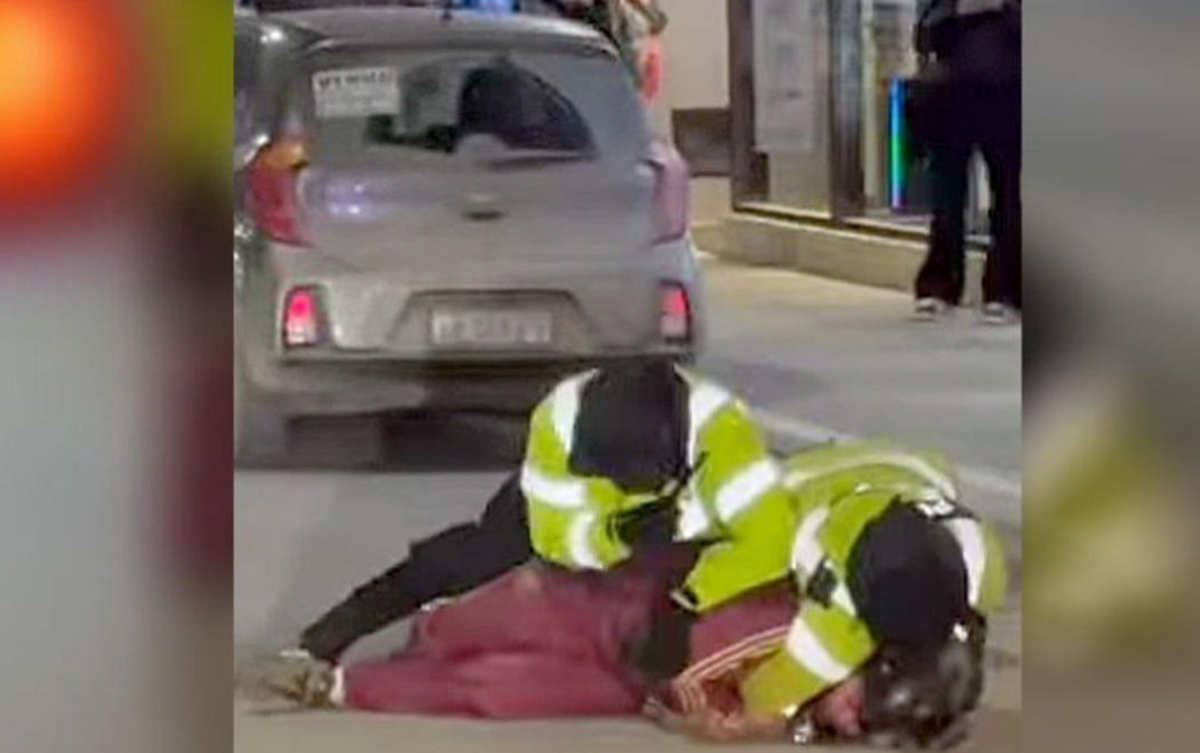 El motociclista fue aprehendido por las autoridades.&nbsp;