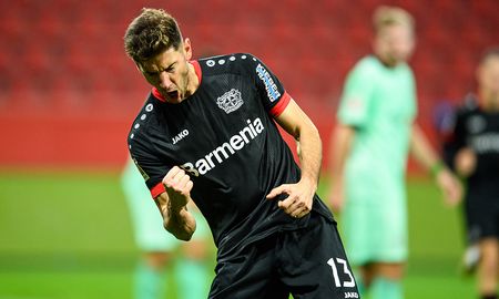 El ex Colón no volverá por el momento al fútbol argentino. El ex Colón no volverá por el momento al fútbol argentino.