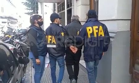 El sujeto enfrentará el juicio oral y público por el femicidio de Gisela Bustamante ocurrido en 2016 en la Estación Mitre y por otros dos hechos de violencia de género. El sujeto enfrentará el juicio oral y público por el femicidio de Gisela Bustamante ocurrido en 2016 en la Estación Mitre y por otros dos hechos de violencia de género.