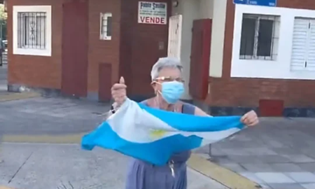 Cristina Mariscotti, tenía 79 años y fue bautizada con ese apodo durante el Mundial de Qatar 2022 cuando se la vio bailando en la calle durante los festejos. Cristina Mariscotti, tenía 79 años y fue bautizada con ese apodo durante el Mundial de Qatar 2022 cuando se la vio bailando en la calle durante los festejos.