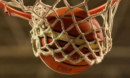 Tras el brote de coronavirus, la Liga Nacional de Básquet evalúa volver el 4 de diciembre. Tras el brote de coronavirus, la Liga Nacional de Básquet evalúa volver el 4 de diciembre.
