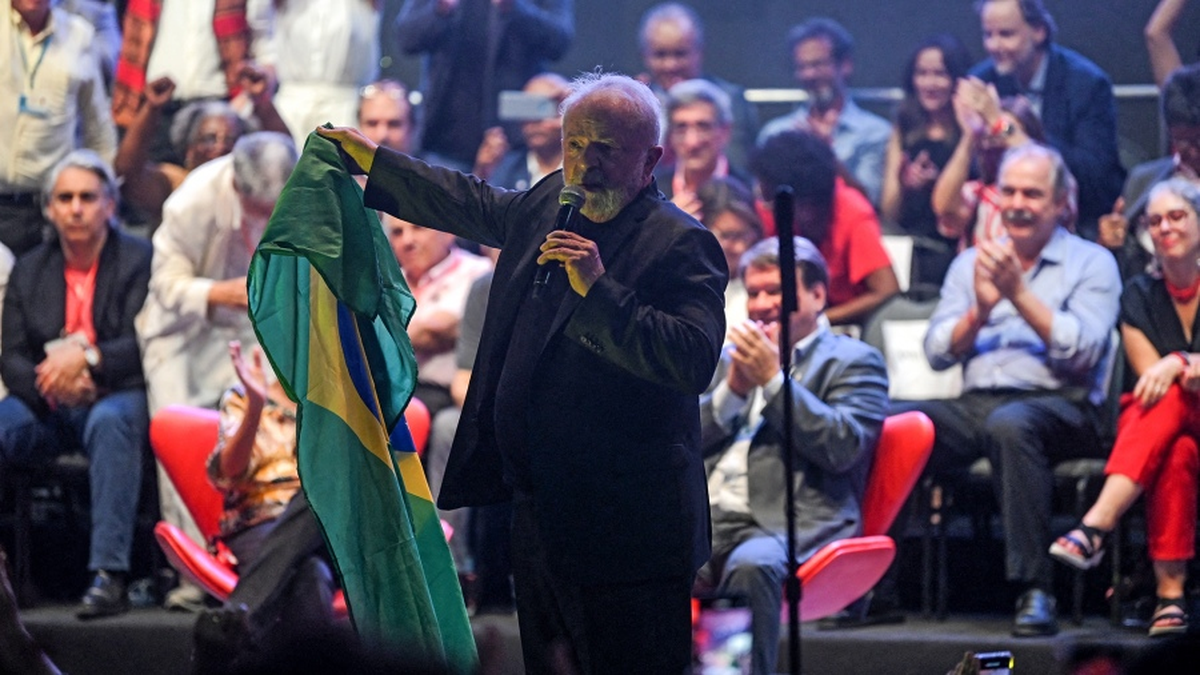 Lula utiliza un chaleco antibalas durante la campa&ntilde;a / Foto: AFP.
