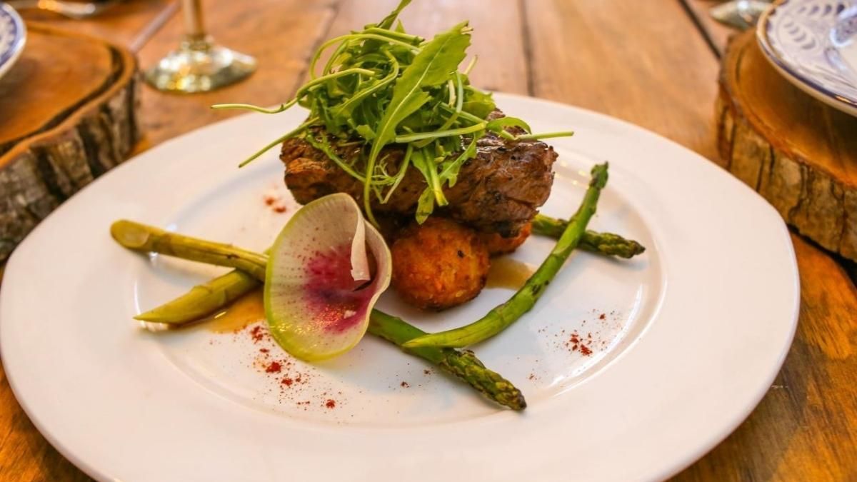 Restaurantes y hoteles fue el rubro que más aumentó en abril a nivel nacional: 4,1%. Restaurantes y hoteles fue el rubro que más aumentó en abril a nivel nacional: 4,1%.