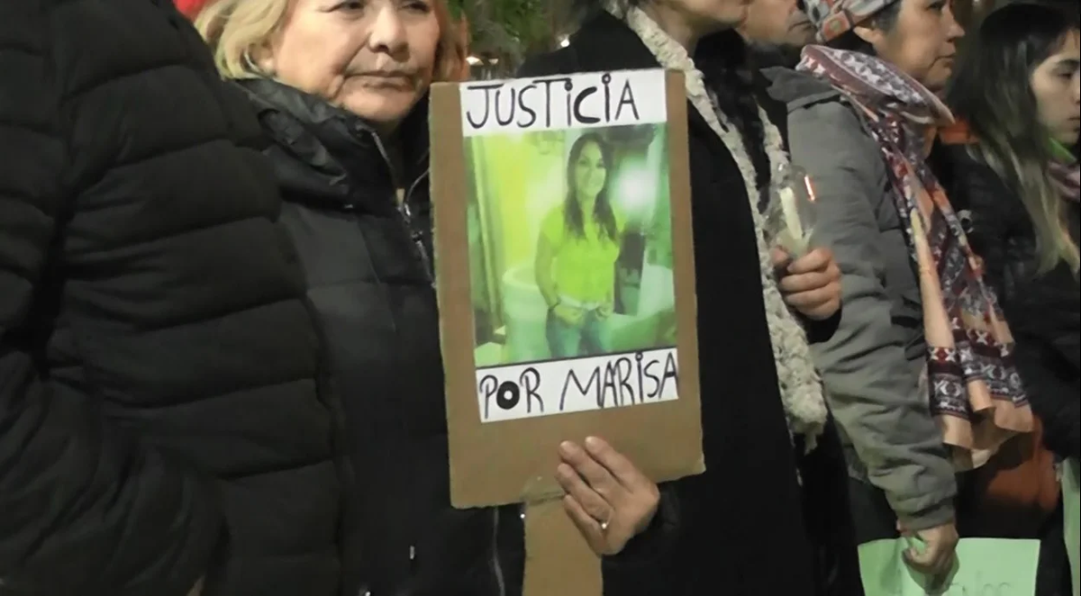 El femicidio de Marisa Coliman, la mujer asesinada días atrás de 35 puñaladas por un amigo de su hijo. El femicidio de Marisa Coliman, la mujer asesinada días atrás de 35 puñaladas por un amigo de su hijo.