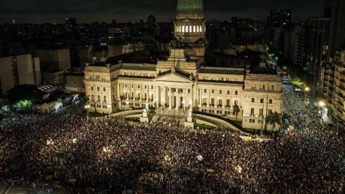 Mañana viernes por la noche habrá una marcha hacia el Congreso