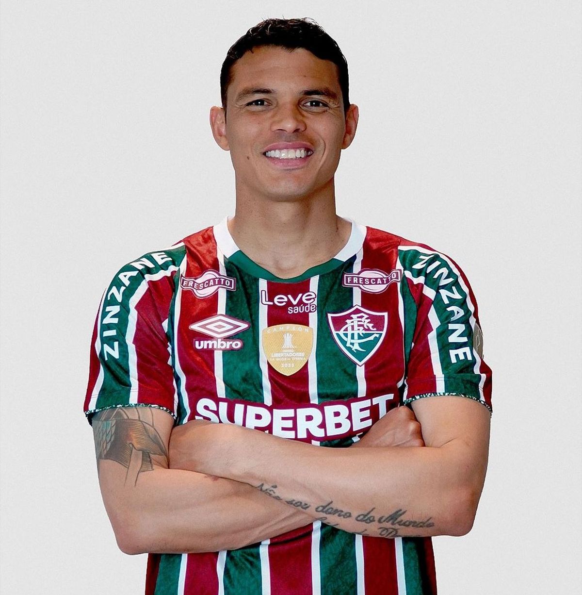 Thiago Silva, el refuerzo de lujo que presentó Fluminense. Thiago Silva, el refuerzo de lujo que presentó Fluminense.