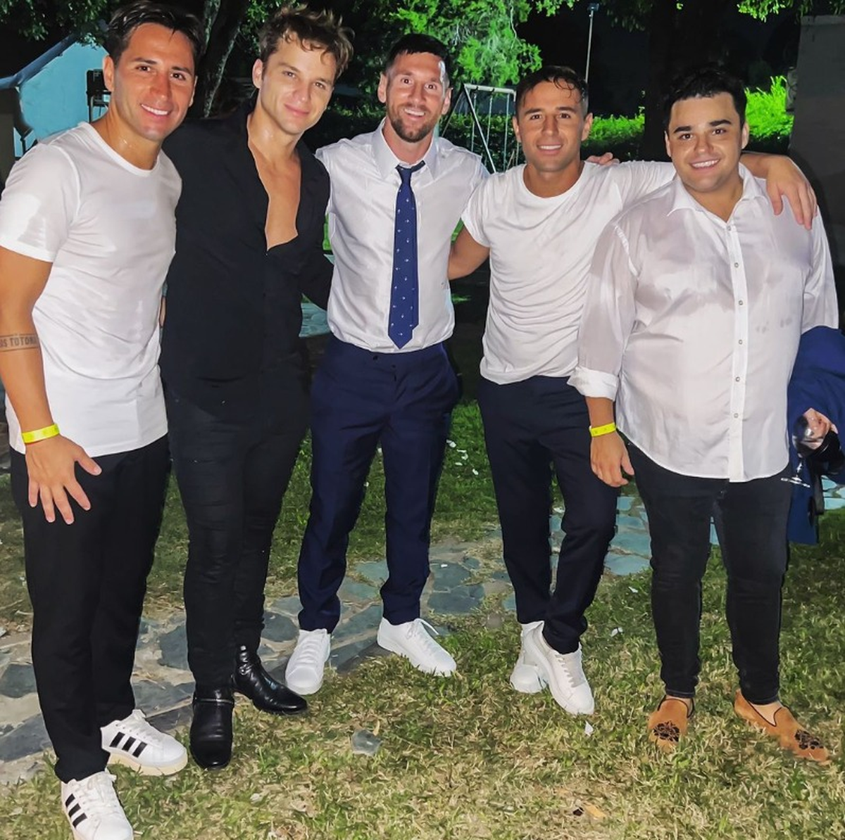 Lionel Messi con Los Totora, en el casamiento de la hermana de Antonela Roccuzzo. Lionel Messi con Los Totora, en el casamiento de la hermana de Antonela Roccuzzo.