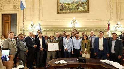 El Senado de Santa Fe brindó un emotivo reconocimiento Gisela Scaglia en su última sesión