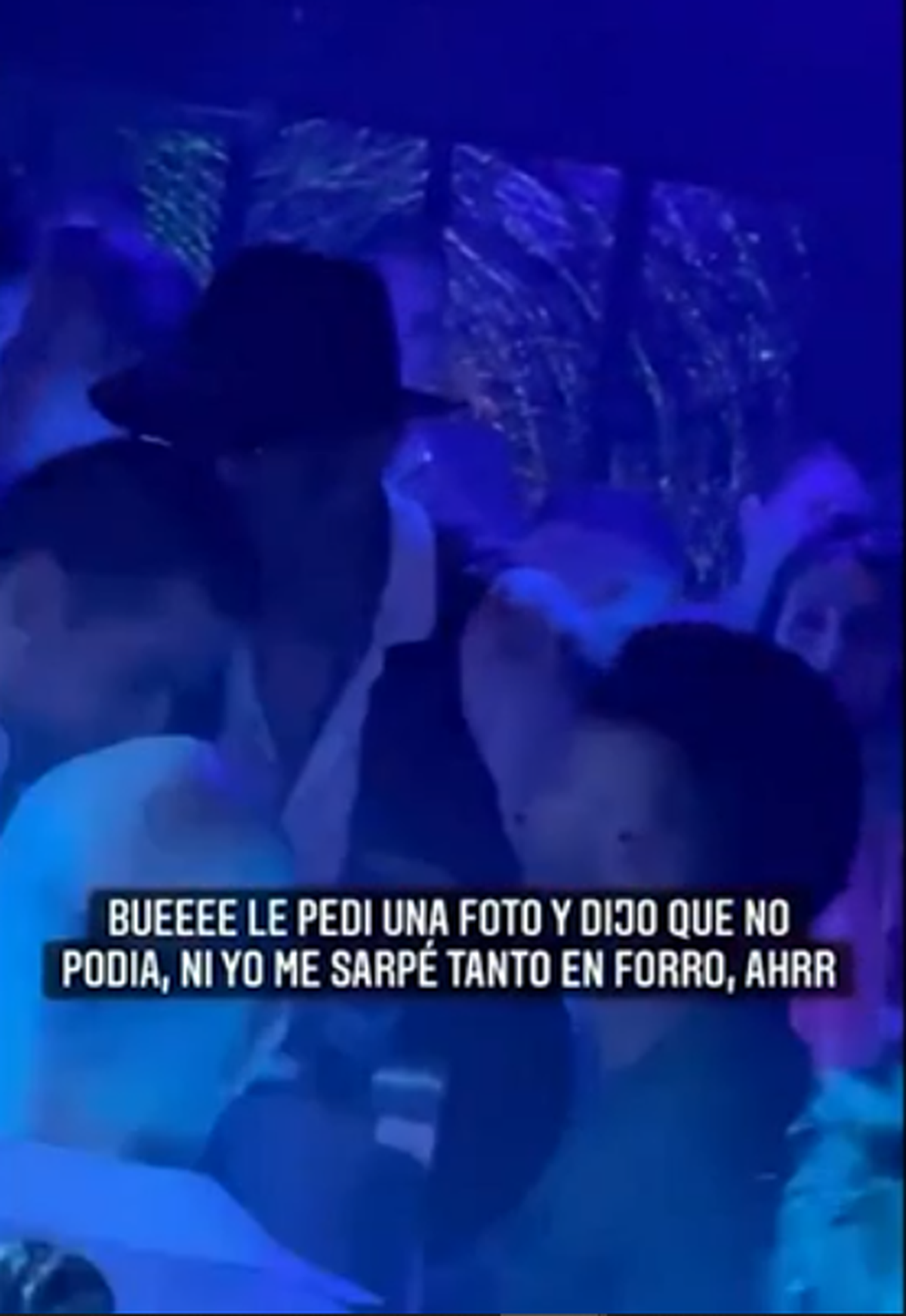 Daniel Osvaldo se neg&oacute; a sacarse una foto con un fan&aacute;tico que lo abord&oacute; en un boliche de Miami.