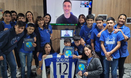 Un grupo de santafesinos entrevistó a Lionel Scaloni. Un grupo de santafesinos entrevistó a Lionel Scaloni.
