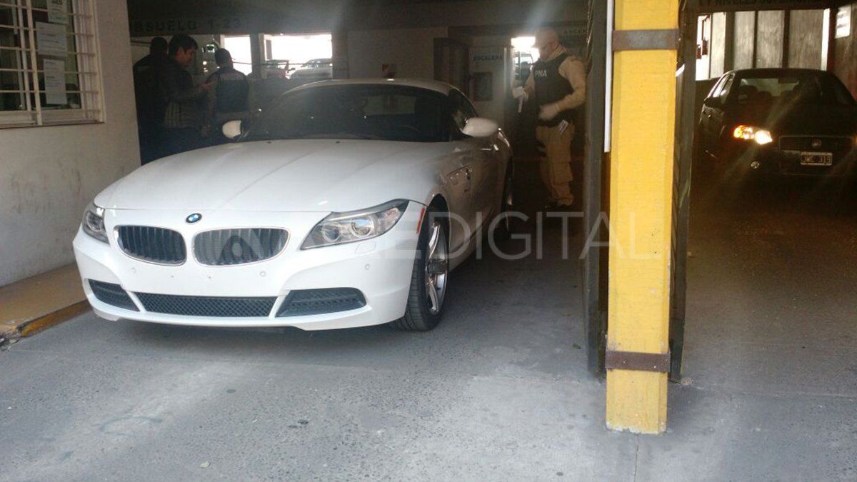 El 8 de agosto del 2017, el automóvil que era parte del patrimonio del Zurdo Villarroel fue encontrado en una cochera cerca de tribunales. 