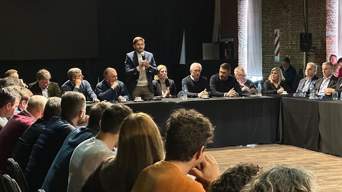 El candidato a gobernador, Maximiliano Pullaro indicó que “ahora hay que redoblar los esfuerzos para consolidar y fortalecer todos los resultados El candidato a gobernador, Maximiliano Pullaro indicó que “ahora hay que redoblar los esfuerzos para consolidar y fortalecer todos los resultados