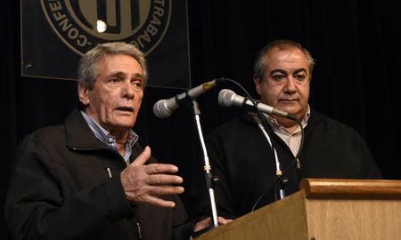Carlos Acuña y Héctor Daer, integrantes del triunvirato que dirige la CGT. Carlos Acuña y Héctor Daer, integrantes del triunvirato que dirige la CGT.