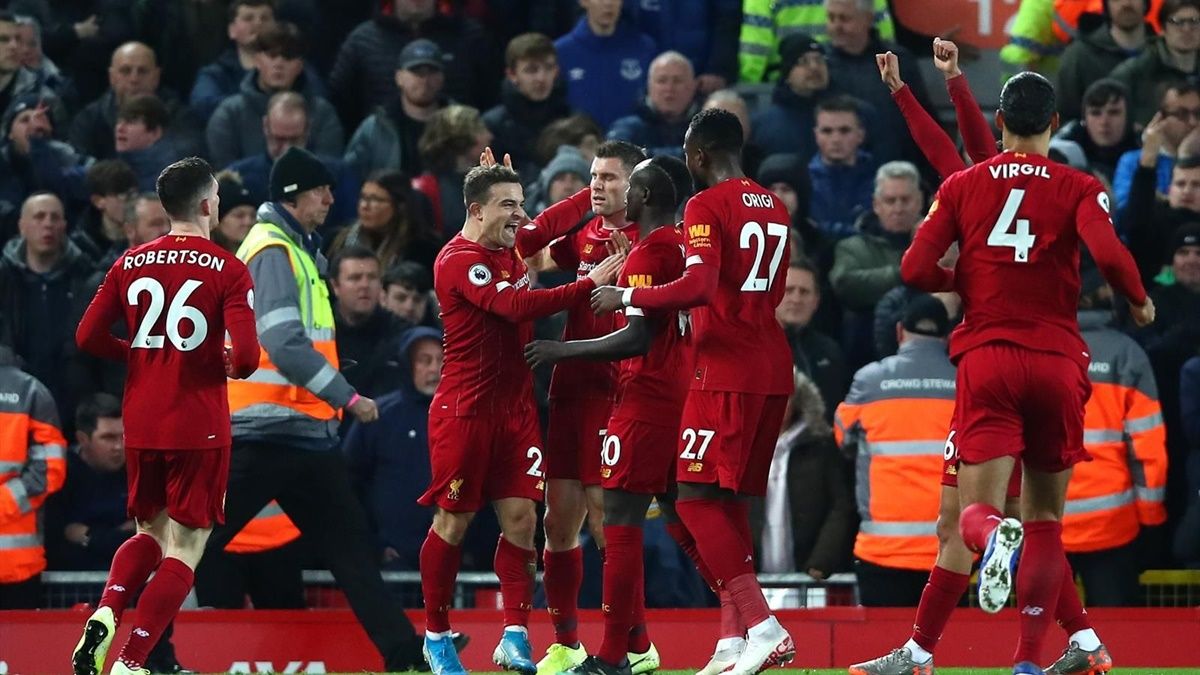 Liverpool goleó a Everton y sigue firme en la Premier