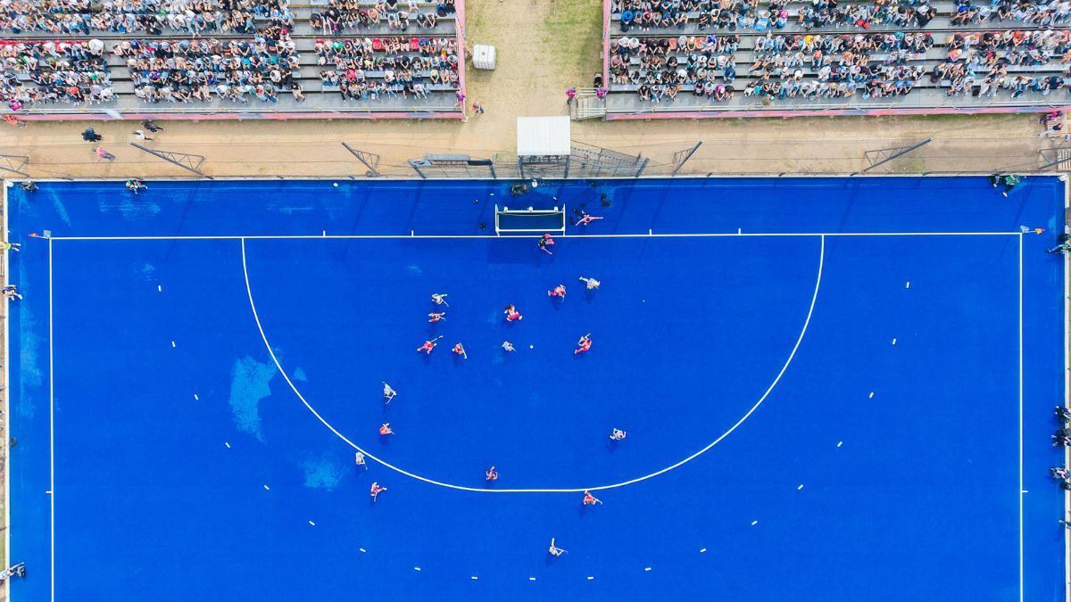 Con el aforo completo en la cancha de hockey para ver a la Selección argentina el domingo, el Fan Fest de Santa Fe ofrecerá una alternativa para alentar a las campeonas del mundo. Con el aforo completo en la cancha de hockey para ver a la Selección argentina el domingo, el Fan Fest de Santa Fe ofrecerá una alternativa para alentar a las campeonas del mundo.