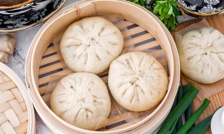 El paso a paso para hacer Baozi, los panecillos chinos rellenos de carne. El paso a paso para hacer Baozi, los panecillos chinos rellenos de carne.