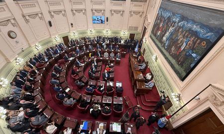 La primera sesión de la convención reformadora de la Constitución de la provincia de Santa Fe fue más que extensa. La primera sesión de la convención reformadora de la Constitución de la provincia de Santa Fe fue más que extensa.