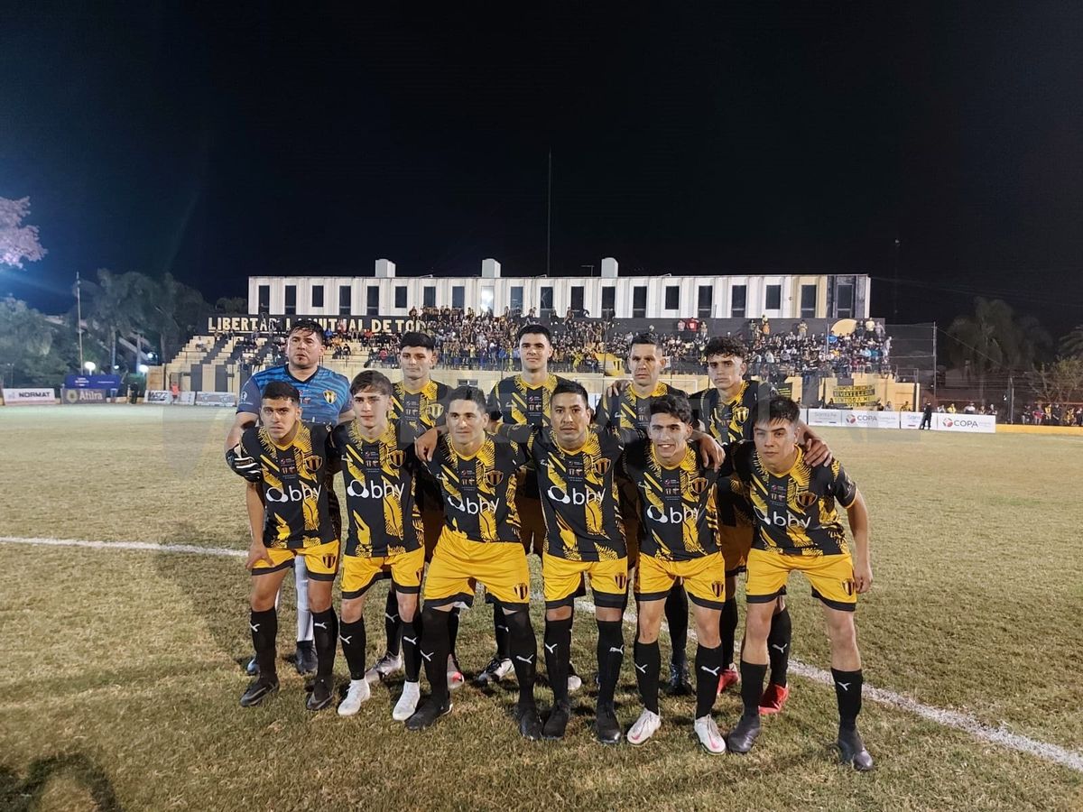 La formación de Libertad de Sunchales que juega contra Colón.