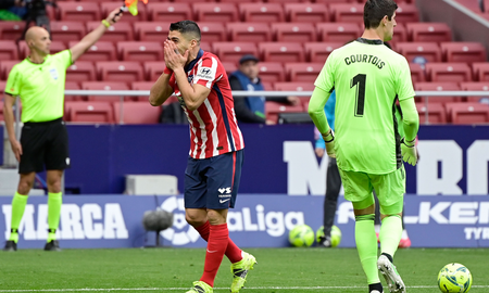 Con gol de Luis Suárez, el Atlético de Madrid igualó 1-1 con el Real Madrid y se mantiene como líder de LaLiga de España. Con gol de Luis Suárez, el Atlético de Madrid igualó 1-1 con el Real Madrid y se mantiene como líder de LaLiga de España.