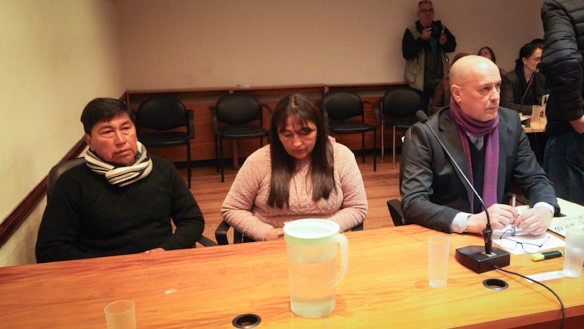 Reyes y Vega, junto a su abogado defensor. Reyes y Vega, junto a su abogado defensor.