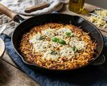La pizza de papa rallada se volvió una de las recetas más buscadas por su simpleza, economía y su base crocante cocinada directamente en sartén. La pizza de papa rallada se volvió una de las recetas más buscadas por su simpleza, economía y su base crocante cocinada directamente en sartén.