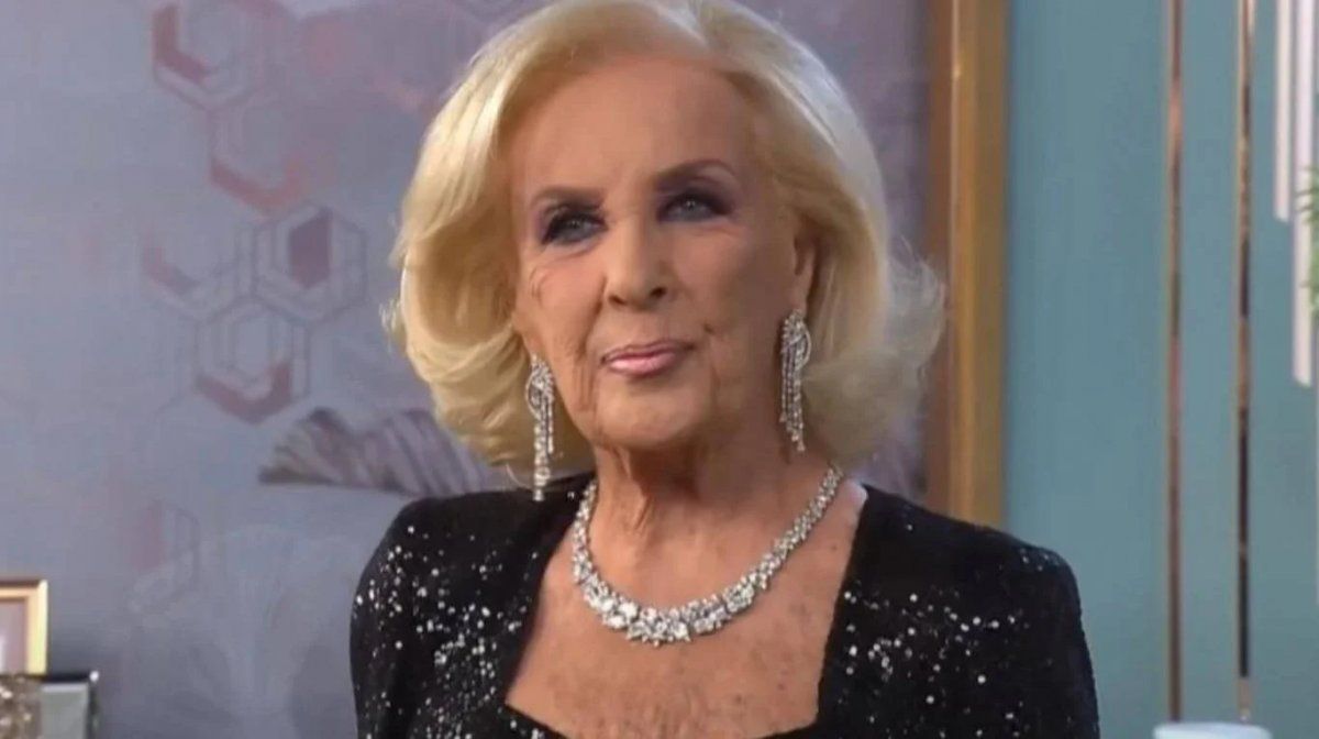 Juana Viale mandó al frente a Mirtha Legrand contando cuál ...