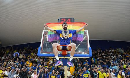 Básquet: salió campeón de la Liga Nacional con Boca y alzó con orgullo la bandera LGBT Básquet: salió campeón de la Liga Nacional con Boca y alzó con orgullo la bandera LGBT