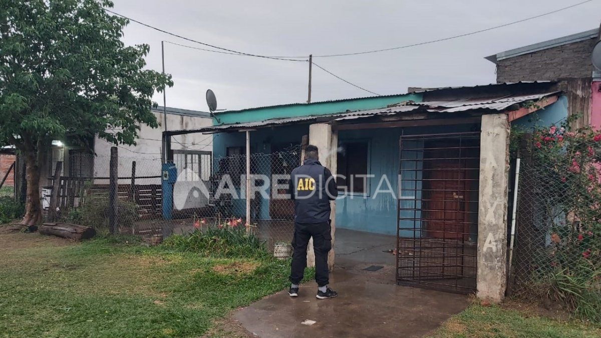 Una de las viviendas allanadas por la AIC para dar con el imputado