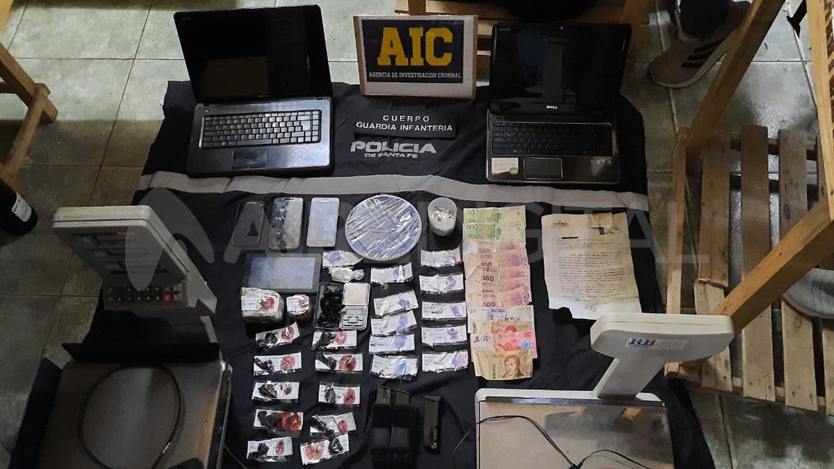 Los elementos que los investigadores encontraron en uno de los domicilios allanados.&nbsp;