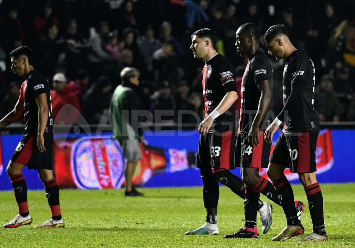 Colón perdió con Tigre y sigue hundido en la tabla de la Liga Profesional.