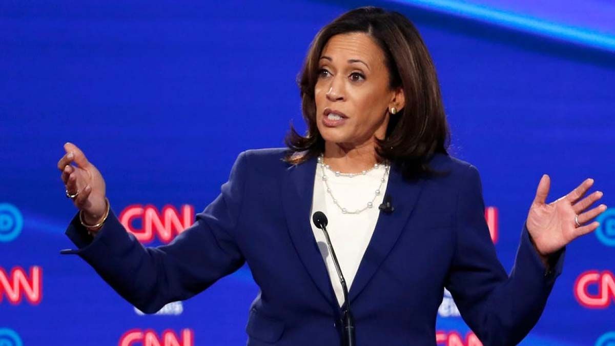 De empatar los votos en el Senado, la vicepresidenta Kamala Harris definiría la condena de Trump.