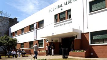 Una mujer de Rosario fue baleada en su cabeza mientras cenaba en su casa
